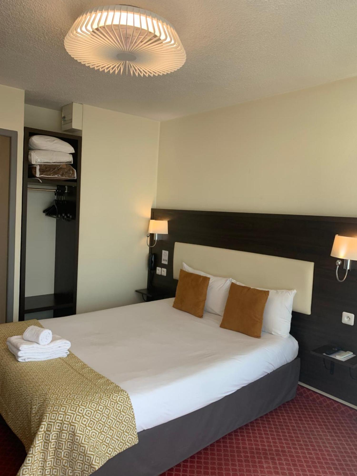 Brit Hotel Bleu Nuit ساتْ المظهر الخارجي الصورة