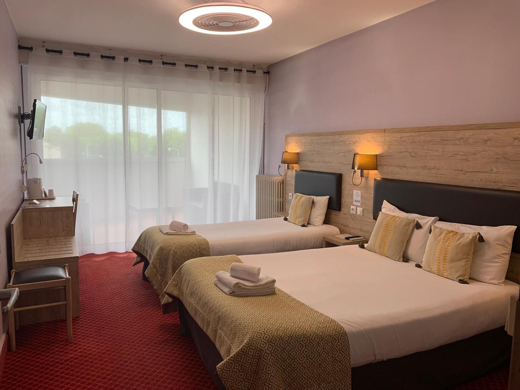 Brit Hotel Bleu Nuit ساتْ المظهر الخارجي الصورة