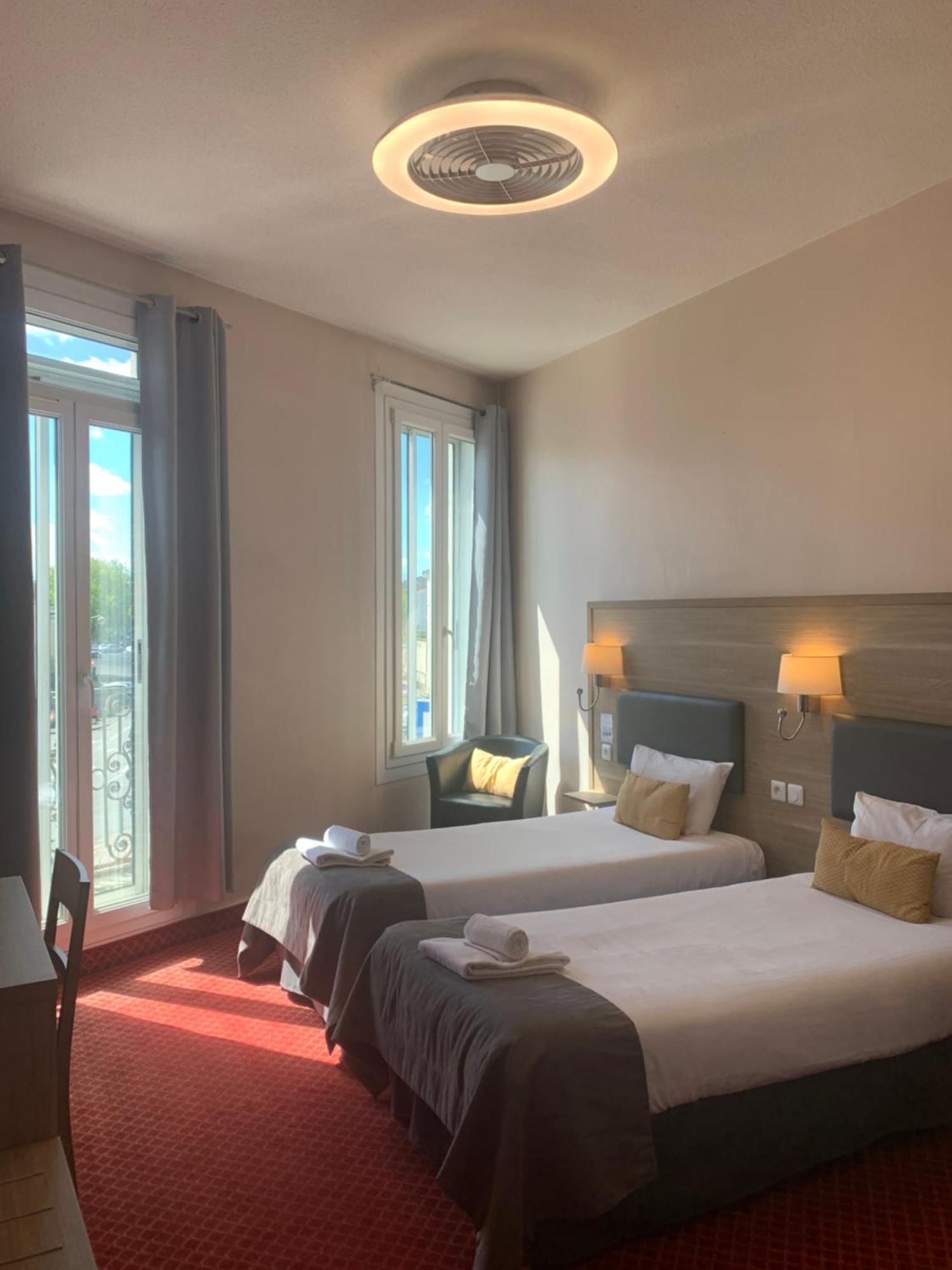 Brit Hotel Bleu Nuit ساتْ المظهر الخارجي الصورة