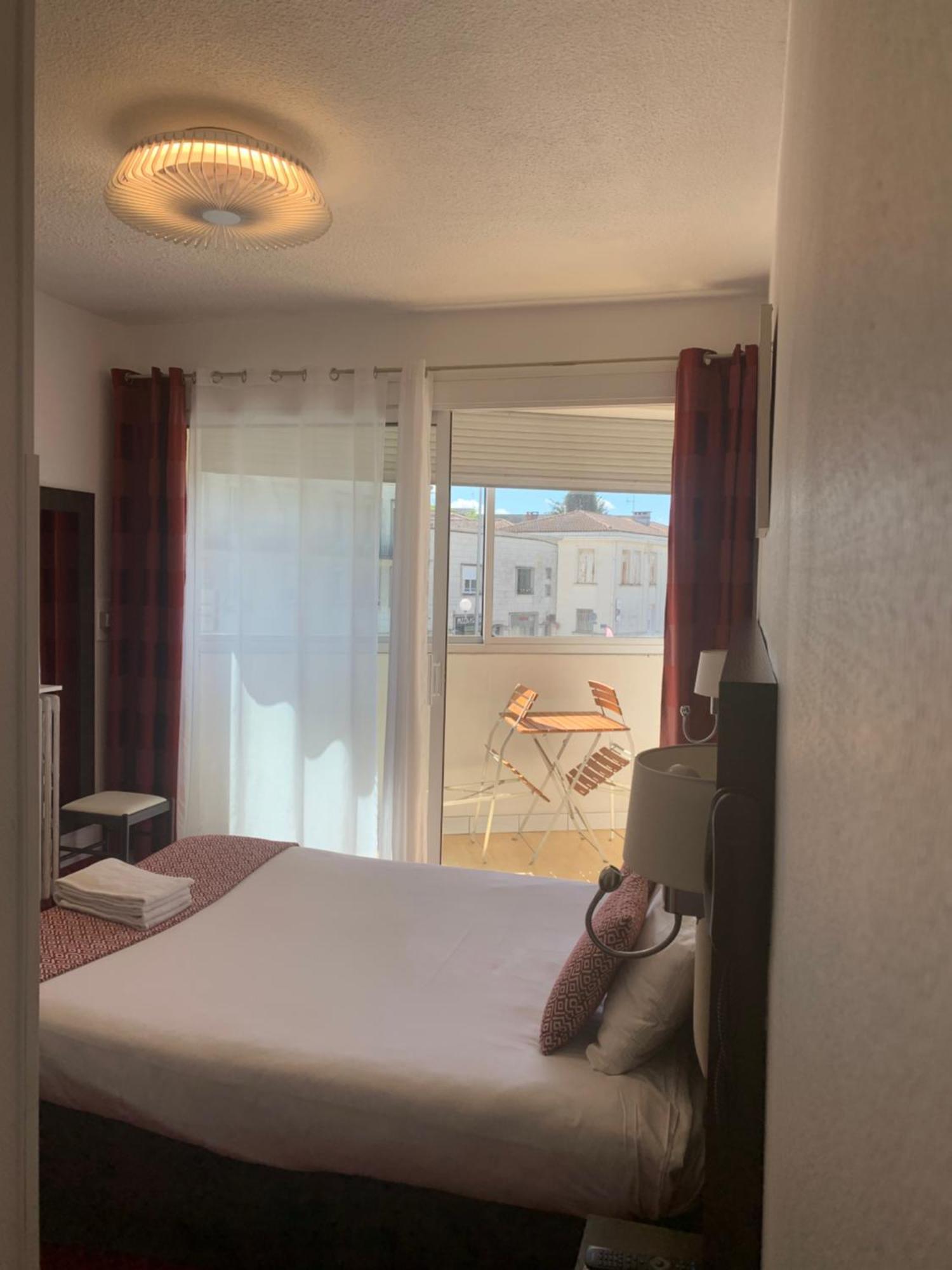 Brit Hotel Bleu Nuit ساتْ المظهر الخارجي الصورة
